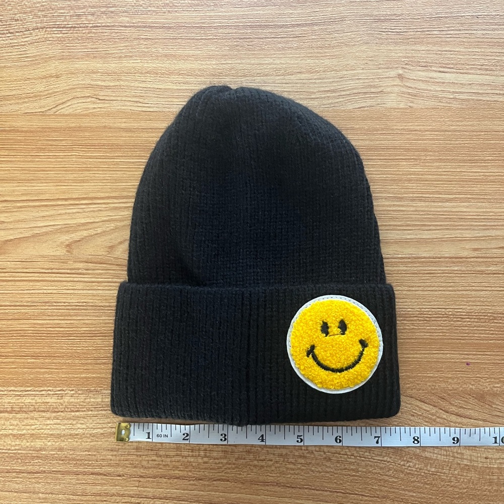 Knit Ribbed Smiley Face Hat in Black - Picture 3 of 6